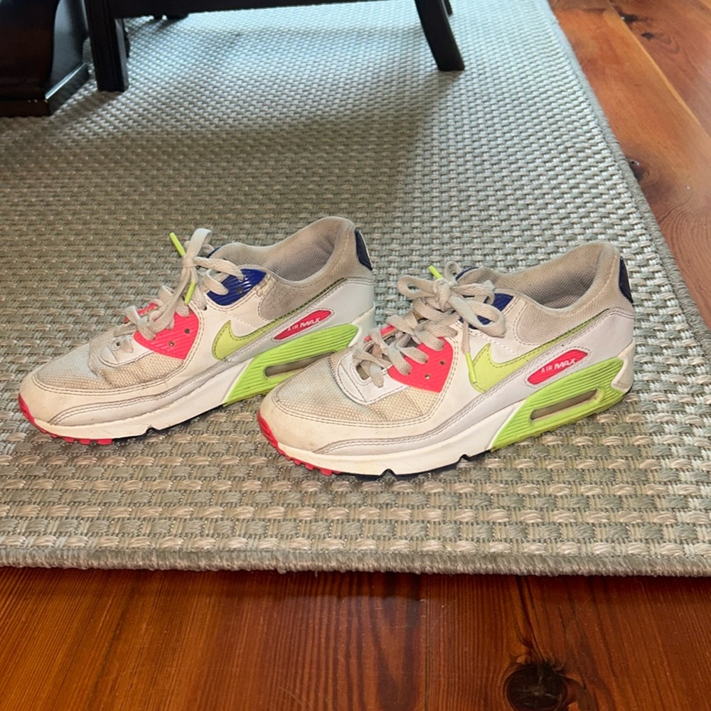 Cute Nike Air Max! - Picture 3 of 5